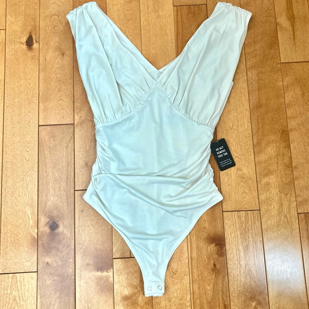 NWT Express Body Contour Compression Empire V-Neck Thong Bodysuit Size S - Picture 6 of 10